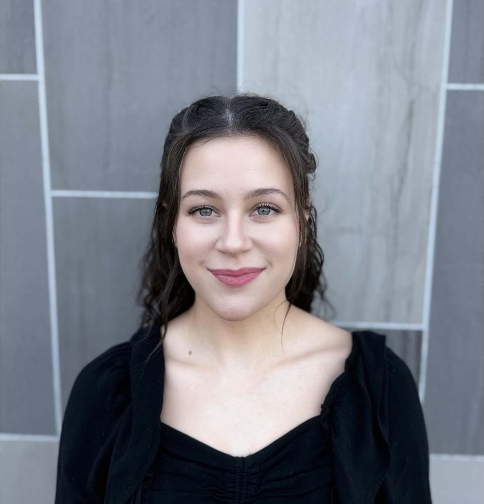Azelyn, founder of Summit Sites, custom web designer and developer in Oregon